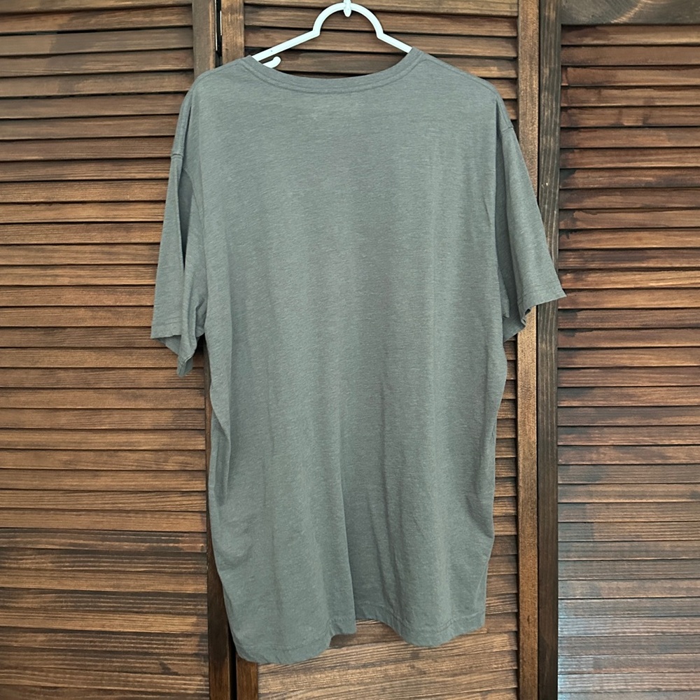 Eddie Bauer Men's Gray Graphic Tee Tall View 2